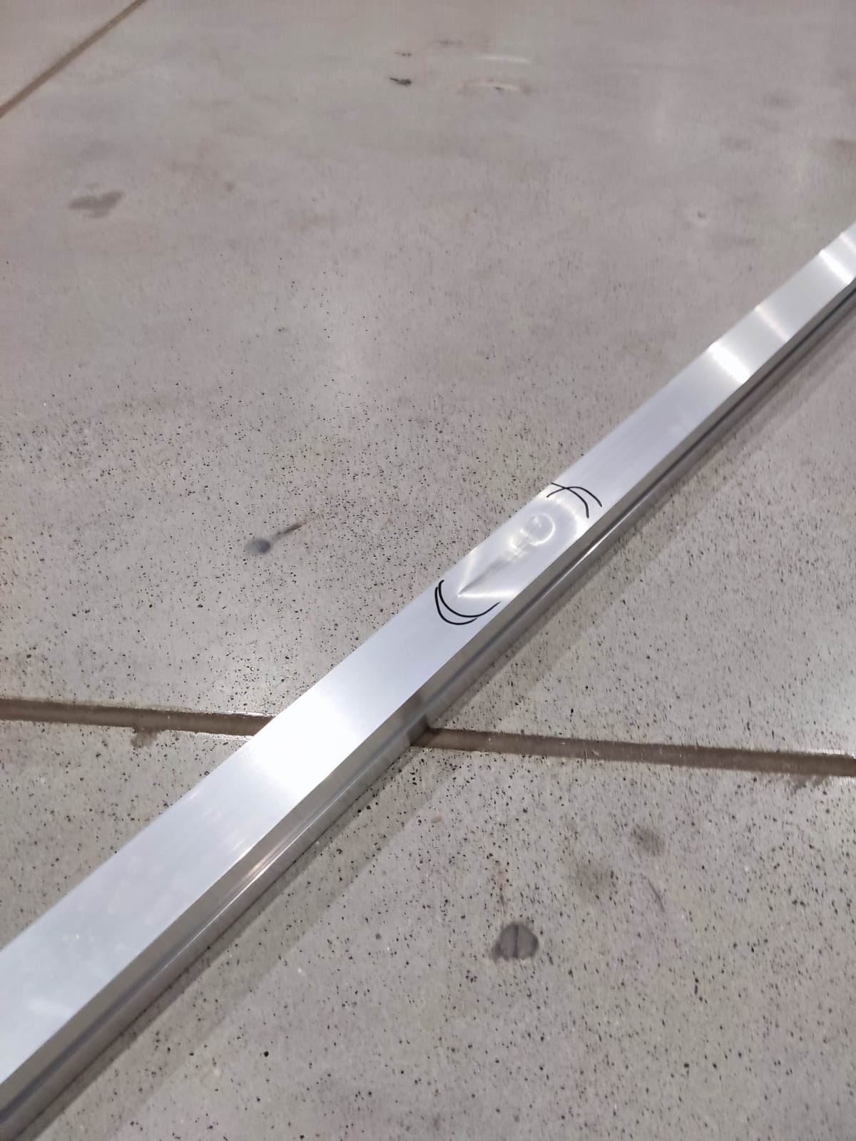 Profili di montaggio F806 40x40, 4840 mm / OUTLET